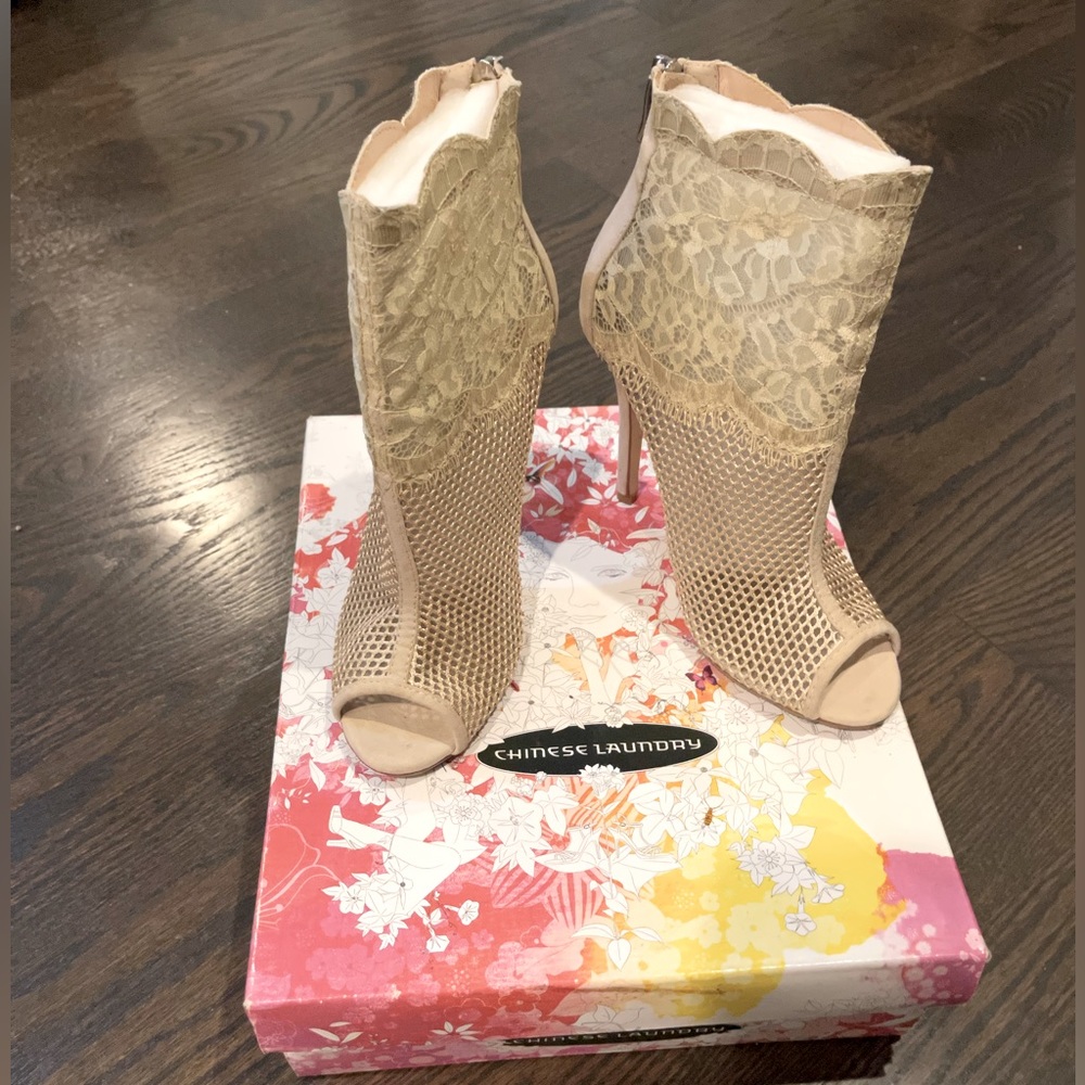Chinese Laundry Tan Lace open toe bootie